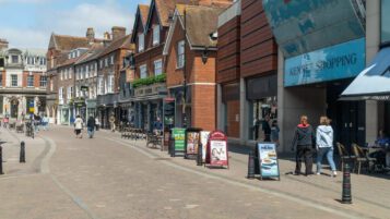 Newbury Winchcombe House property investment RG14 5BN - -023