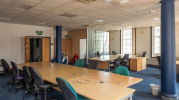 Nottingham property office investment NG1 3LY - 010