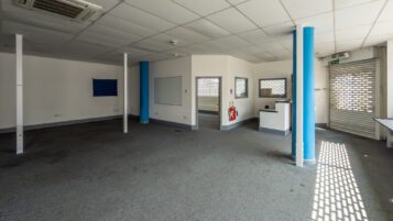 Nottingham property office investment NG1 3LY - 014