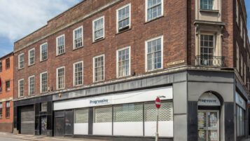 Nottingham property office investment NG1 3LY - 023