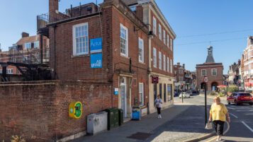 Reigate property investment RH2 7AA - 002